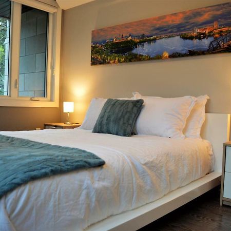Simply Luxury Stays Ottawa Exterior photo